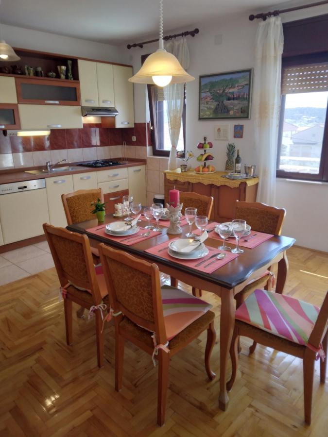 Apartment Meri โตรกีร์ ภายนอก รูปภาพ