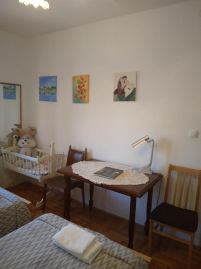 Apartment Meri โตรกีร์ ภายนอก รูปภาพ