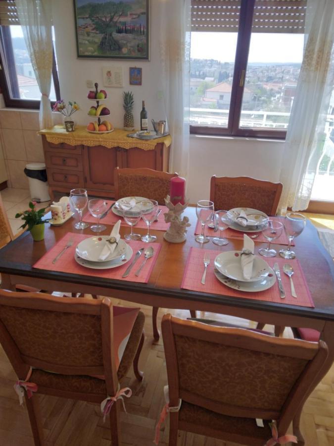 Apartment Meri โตรกีร์ ภายนอก รูปภาพ