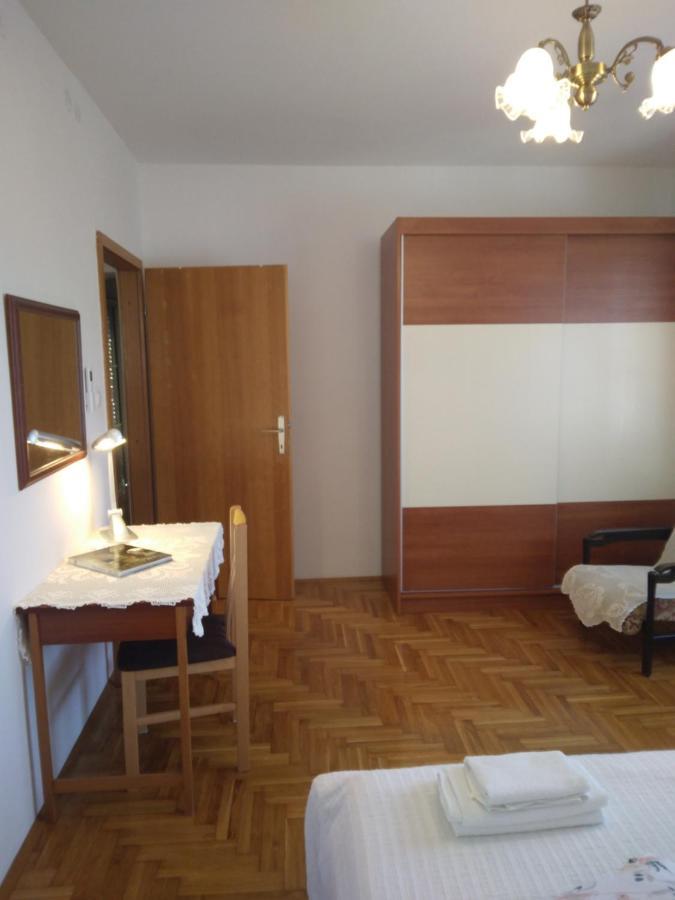 Apartment Meri โตรกีร์ ภายนอก รูปภาพ