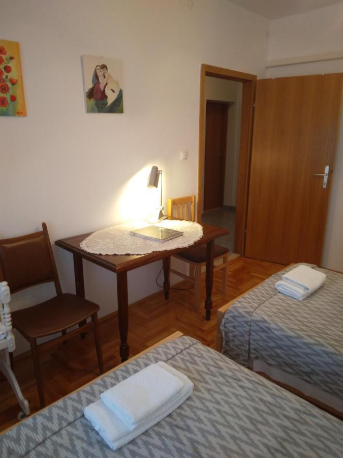 Apartment Meri โตรกีร์ ภายนอก รูปภาพ
