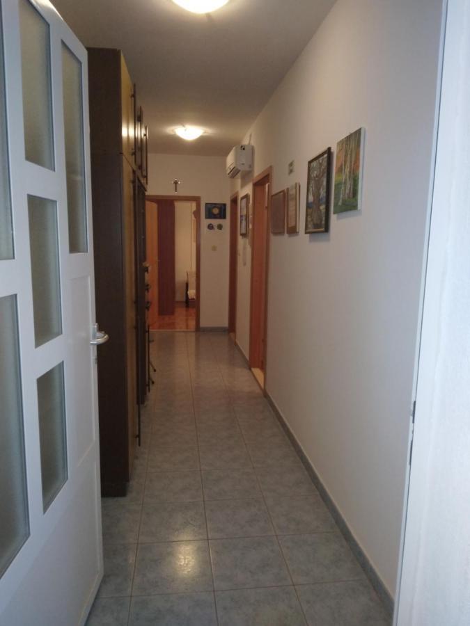 Apartment Meri โตรกีร์ ภายนอก รูปภาพ
