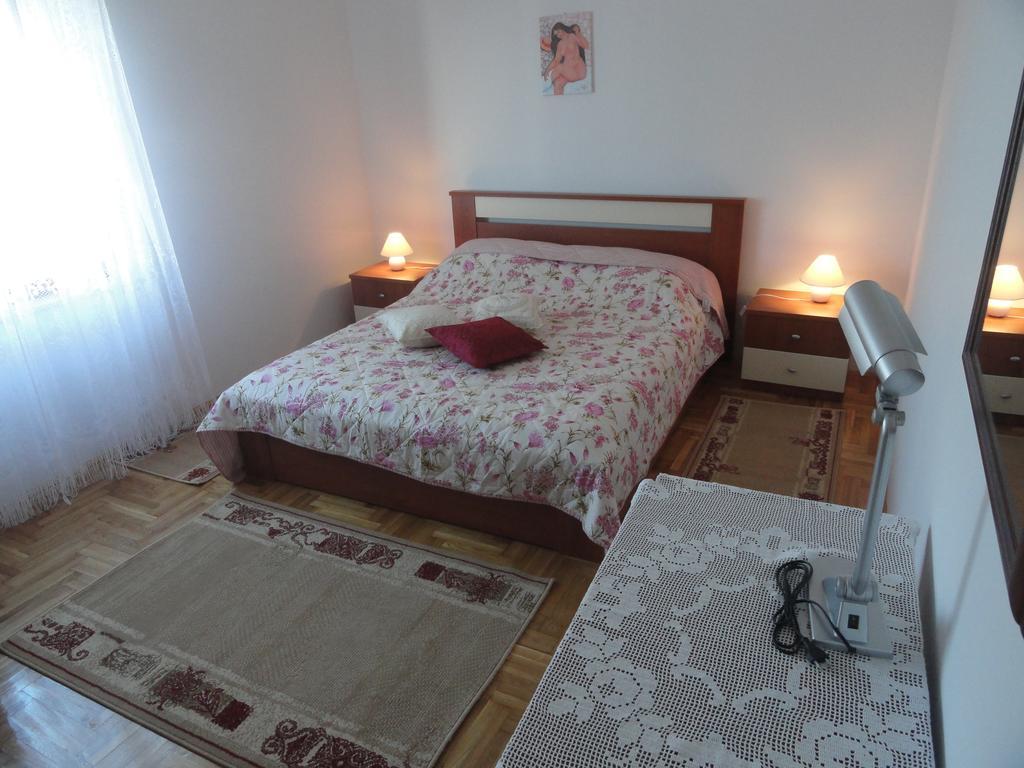 Apartment Meri โตรกีร์ ภายนอก รูปภาพ