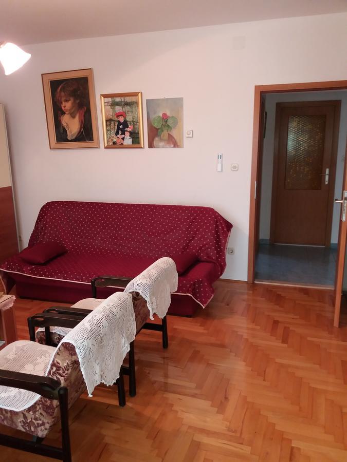Apartment Meri โตรกีร์ ภายนอก รูปภาพ